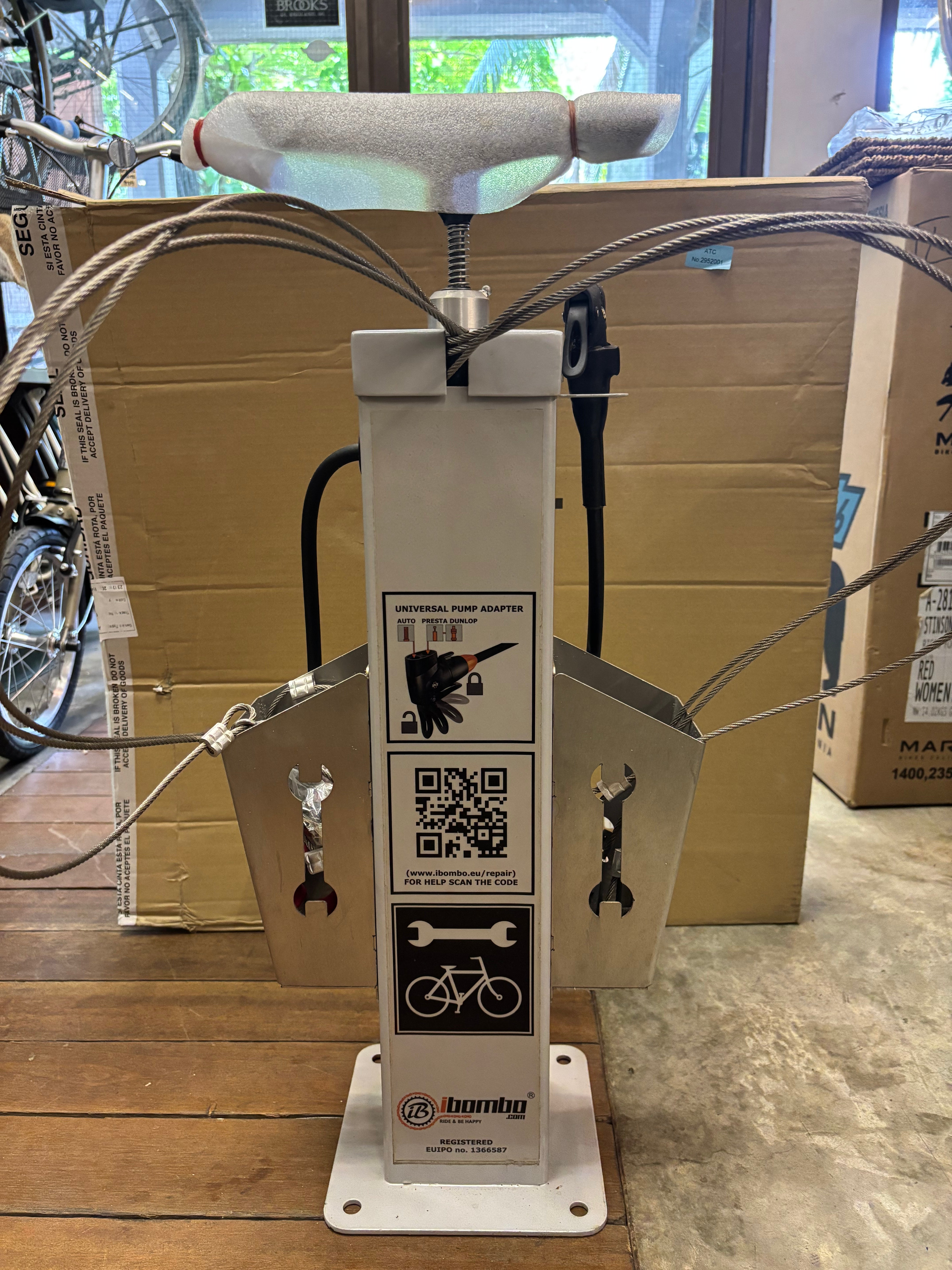 Bike Repair Station IBOMBO PRS-sV20 RAL 9006 (Custom Rhythm&Ride Decal, Without Side Stand))